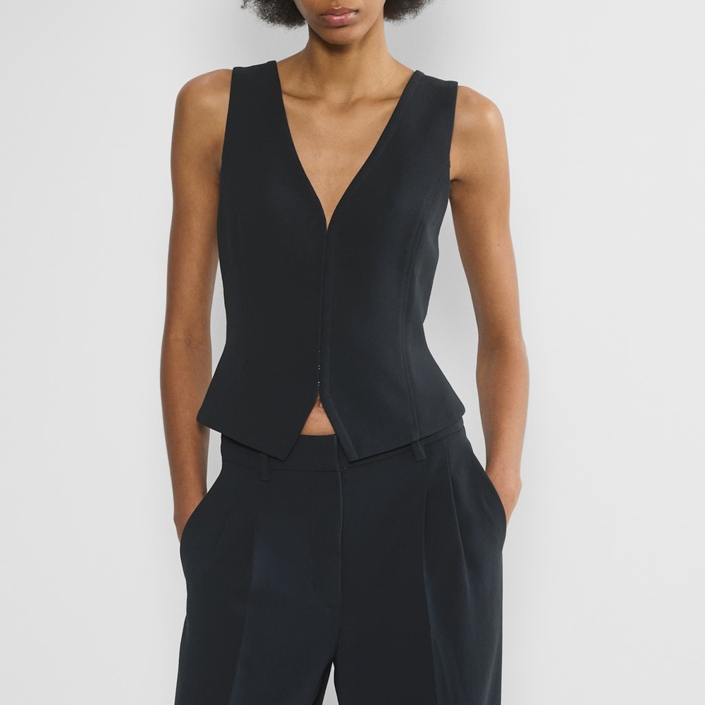 Aritzia Gray Sleeveless Top